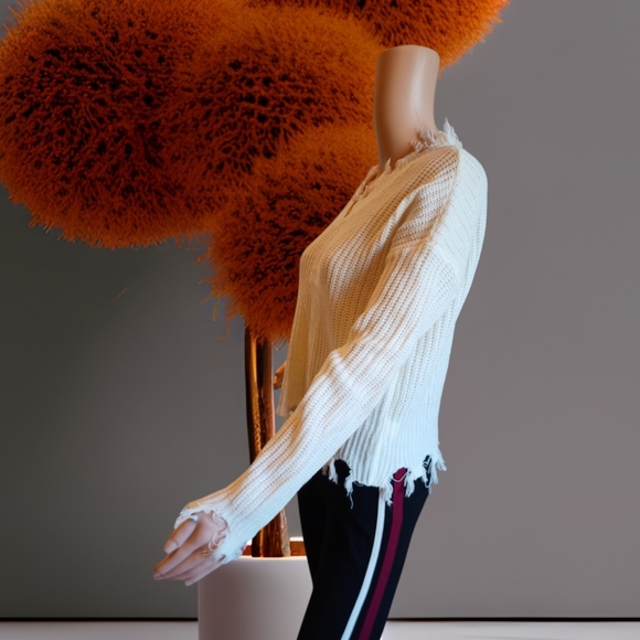 Streetwear Society Women's White Frayed Ribbed Knit Sweater - Picture 12 of 16